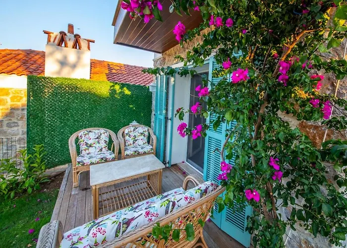 Familia 2 Selimiye Daily Weekly Marmaris